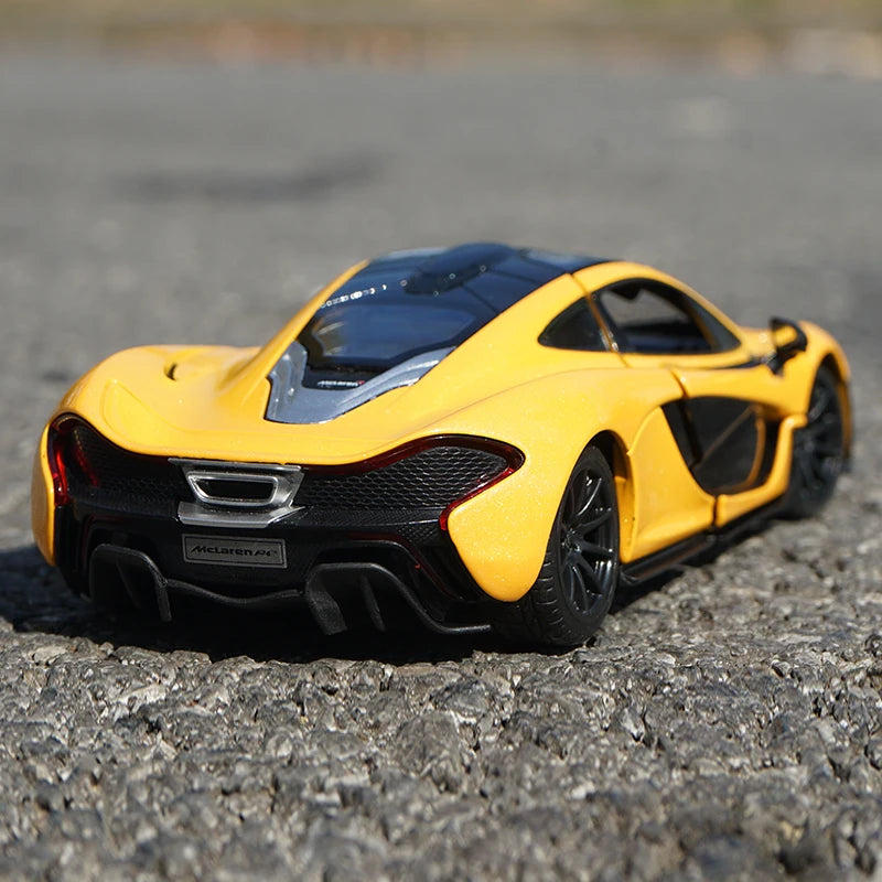 1/24 McLaren P1 Alloy Sports Car Model Diecasts Metal Toy Vehicles SuperCar Model Collection High Simulation Childrens Toys Gift